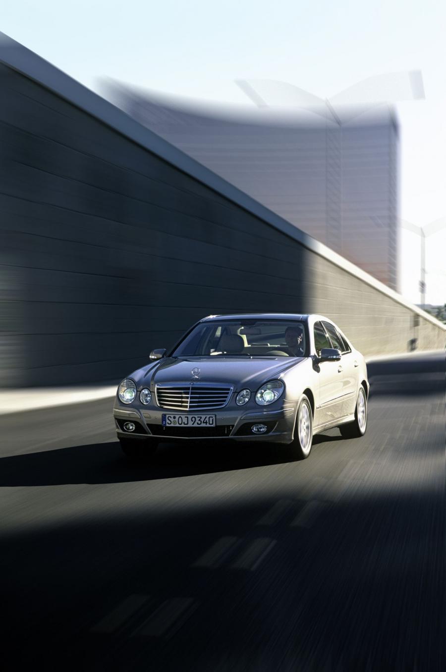  Mercedes-Benz E-Class 2007 года  (фото 76 из 80)